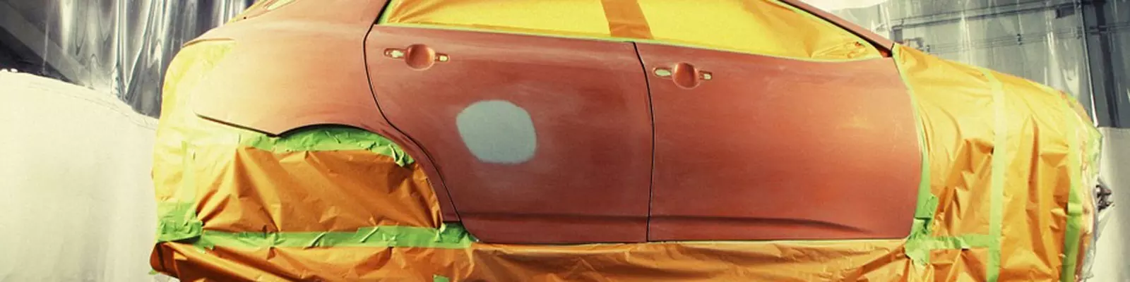 NM Cars - Verniciatura e lucidatura auto, foto della carrozzeria che viene verniciata di un colore diverso rispetto all'originale